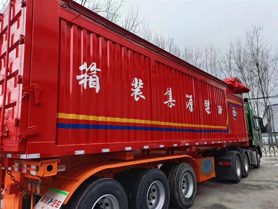 Oldalsó billenő teherautó