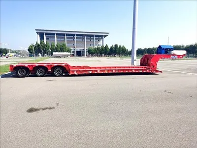 Milyen zajcsökkentő tulajdonságokkal rendelkezik az áruszállító pótkocsi?